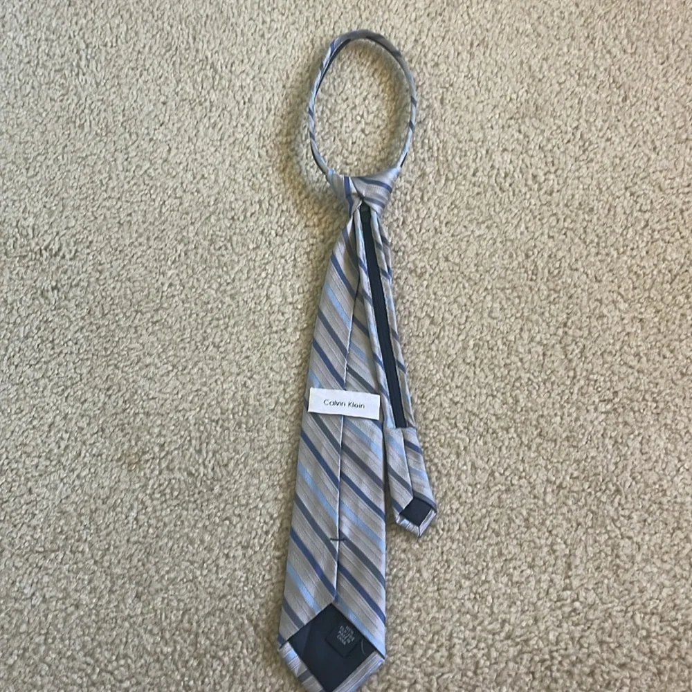 Boys Calvin Klein adjustable tie